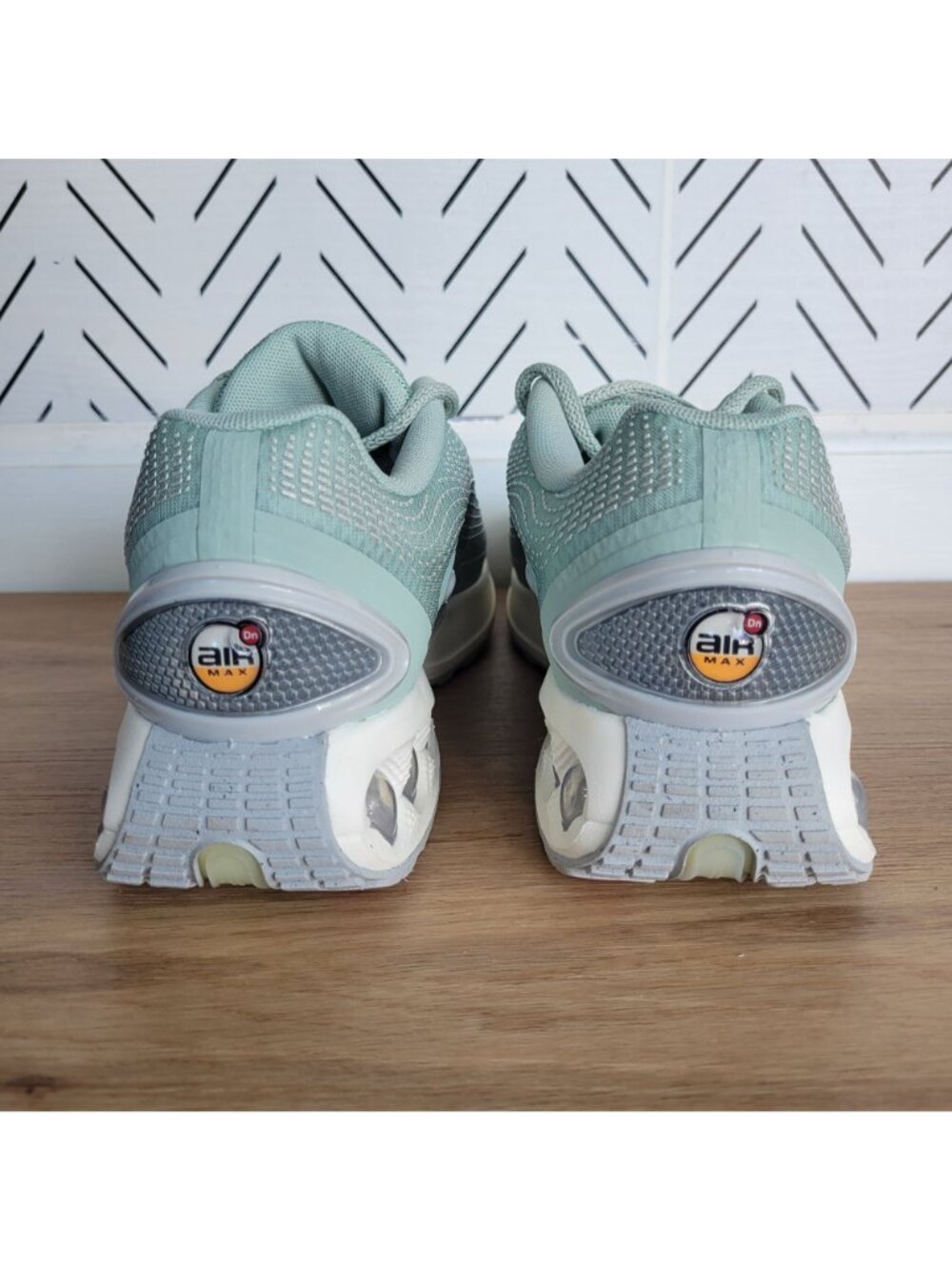✨Nike Air Max DN SE Seafoam Size 9 Women's Shoes Sneakers Mint Green HJ9636-001✨ - Picture 5 of 11